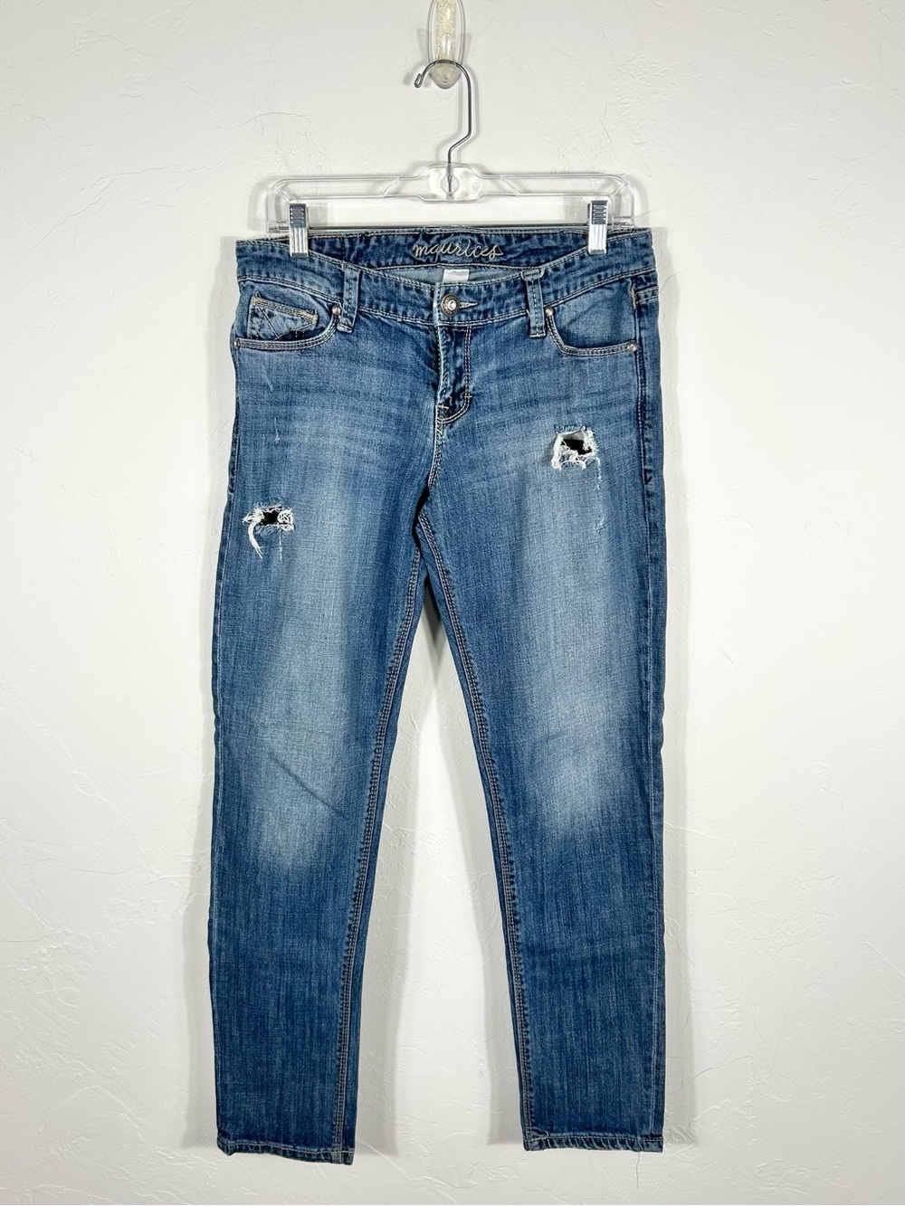 Maurices Distressed Skinny Jeans Medium Wash Blue Denim Size 9/10 REG Stretch